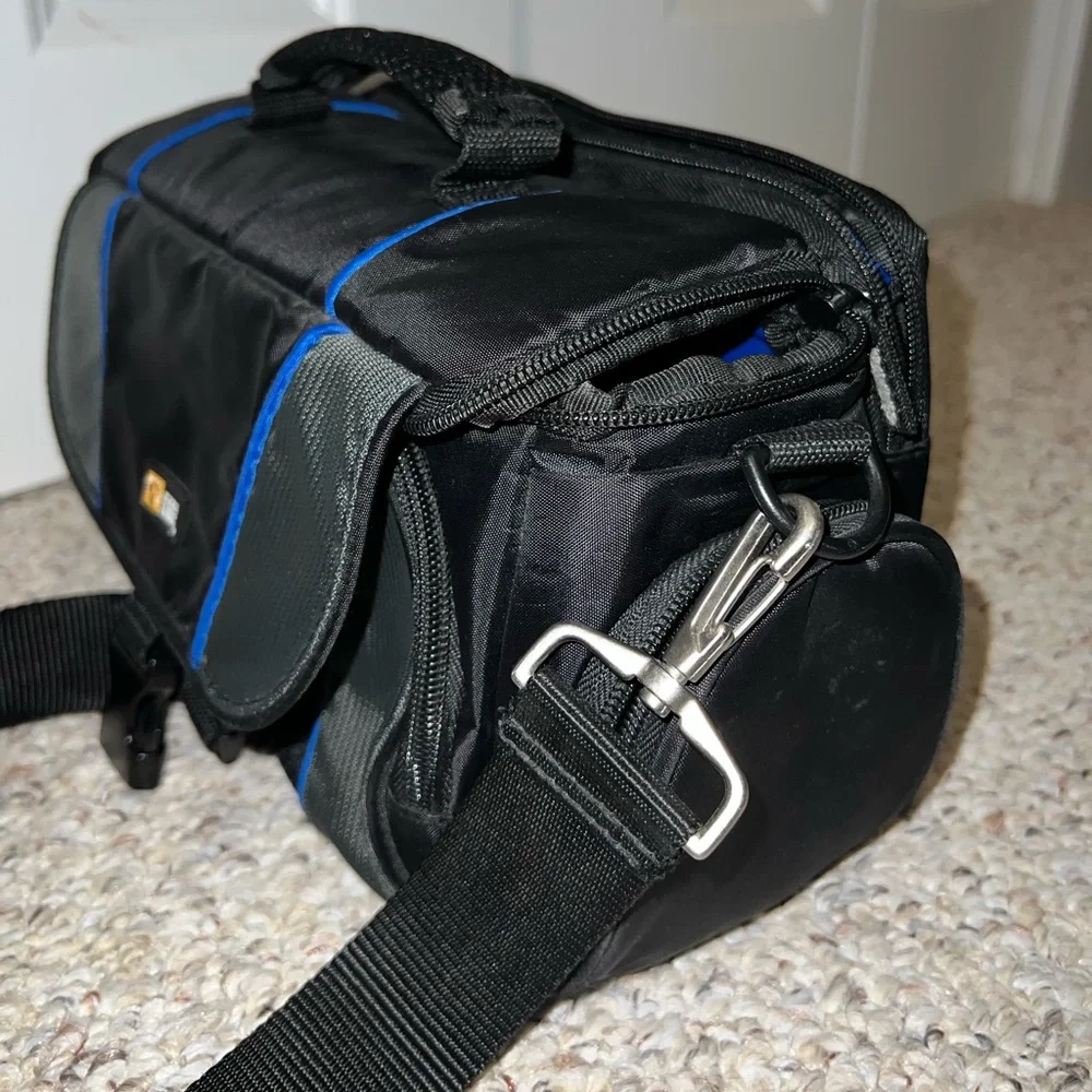 Case Logic Professional Camera Case Storage with Messenger Strap